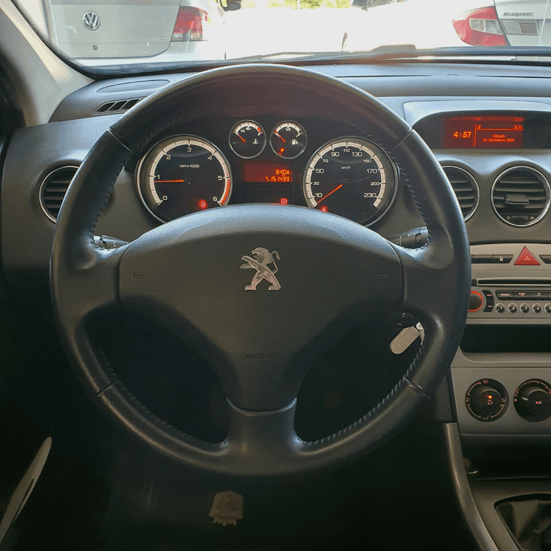 Imágen del vehículo Peugeot 408 Allure HDI 1.6